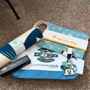 Disney Cruise Line Blue and White Beach Set NEW